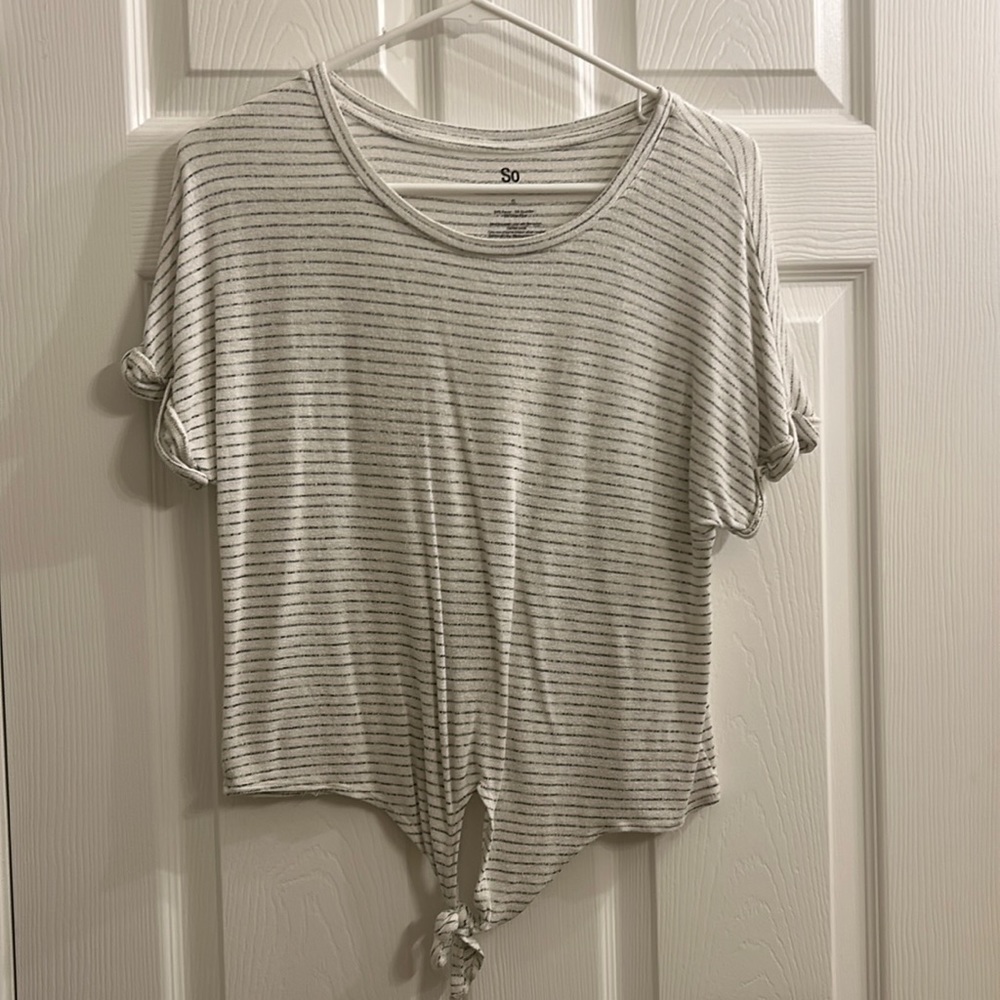 White stripes tshirt with front tie